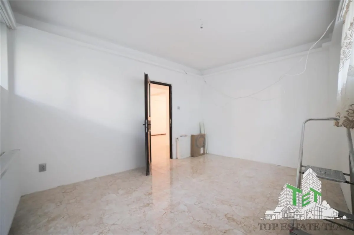 2-Bedroom Apartment with 37 sqm Private Courtyard, Damaroaia - foto 6
