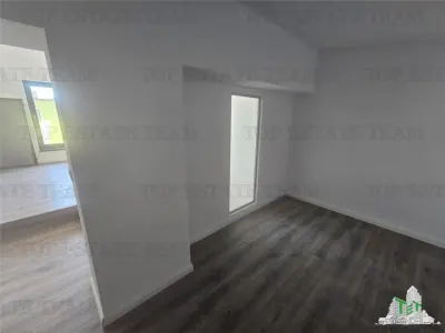 5-Bedroom Villa with Garage in Prelungirea Ghencea - foto 9