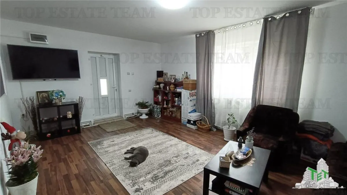 Villa Individual en Otopeni con Terreno Generoso – Potencial Excepcional - foto 2