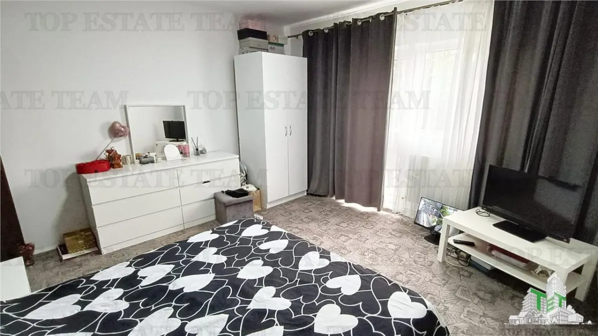 Villa Individual en Otopeni con Terreno Generoso – Potencial Excepcional - foto 12