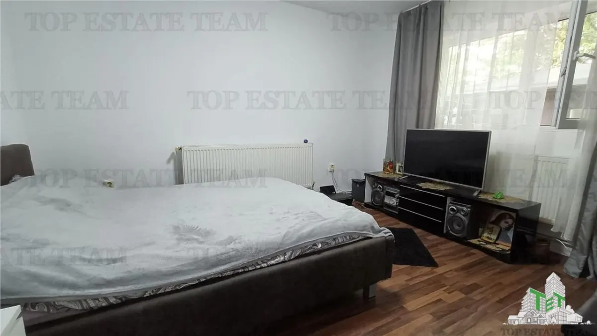 Villa Individual en Otopeni con Terreno Generoso – Potencial Excepcional - foto 5