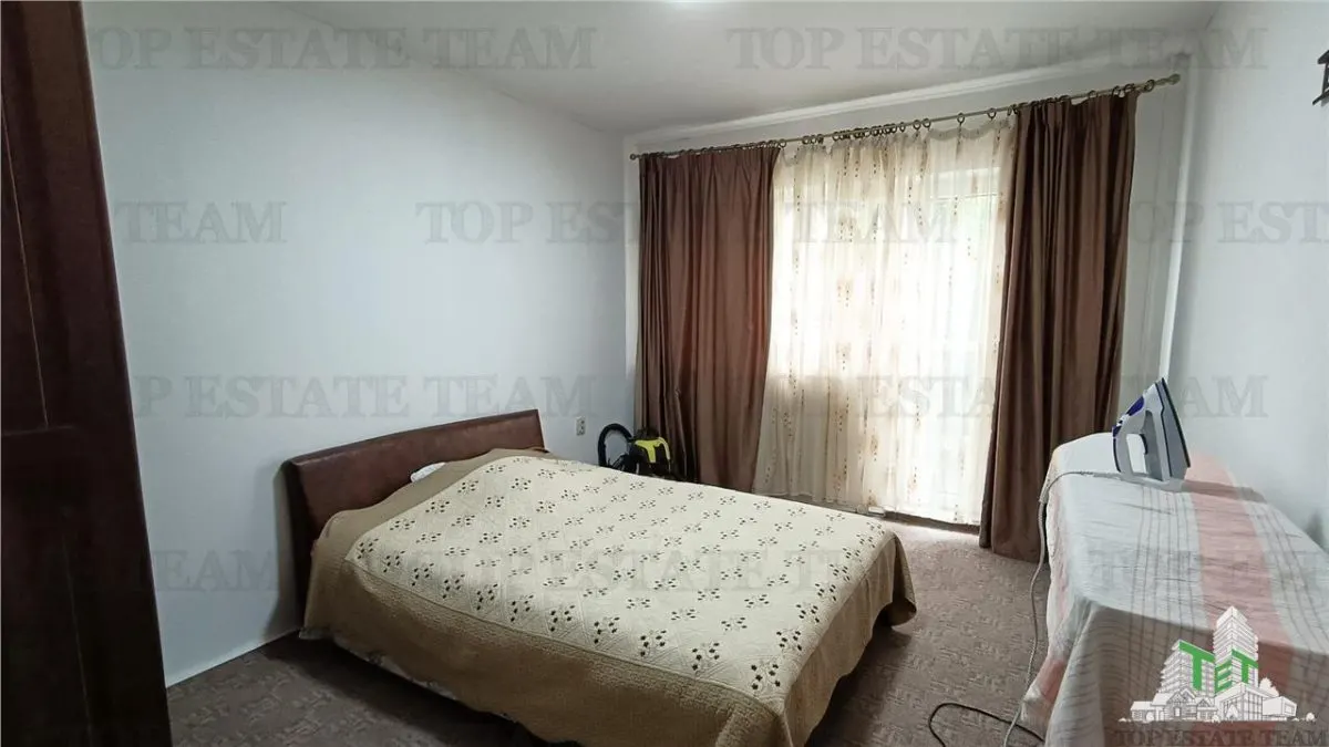 Villa Individual en Otopeni con Terreno Generoso – Potencial Excepcional - foto 9