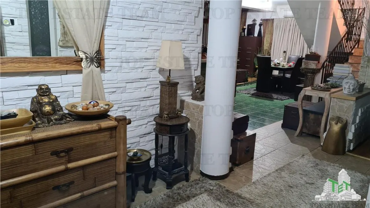Exceptional Manor-Style Villa with Modern and Classical Interiors, Stunning Courtyard - foto 11