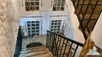 Exceptional Manor-Style Villa with Modern and Classical Interiors, Stunning Courtyard - foto 16