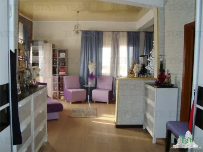 Exceptional Manor-Style Villa with Modern and Classical Interiors, Stunning Courtyard - foto 23