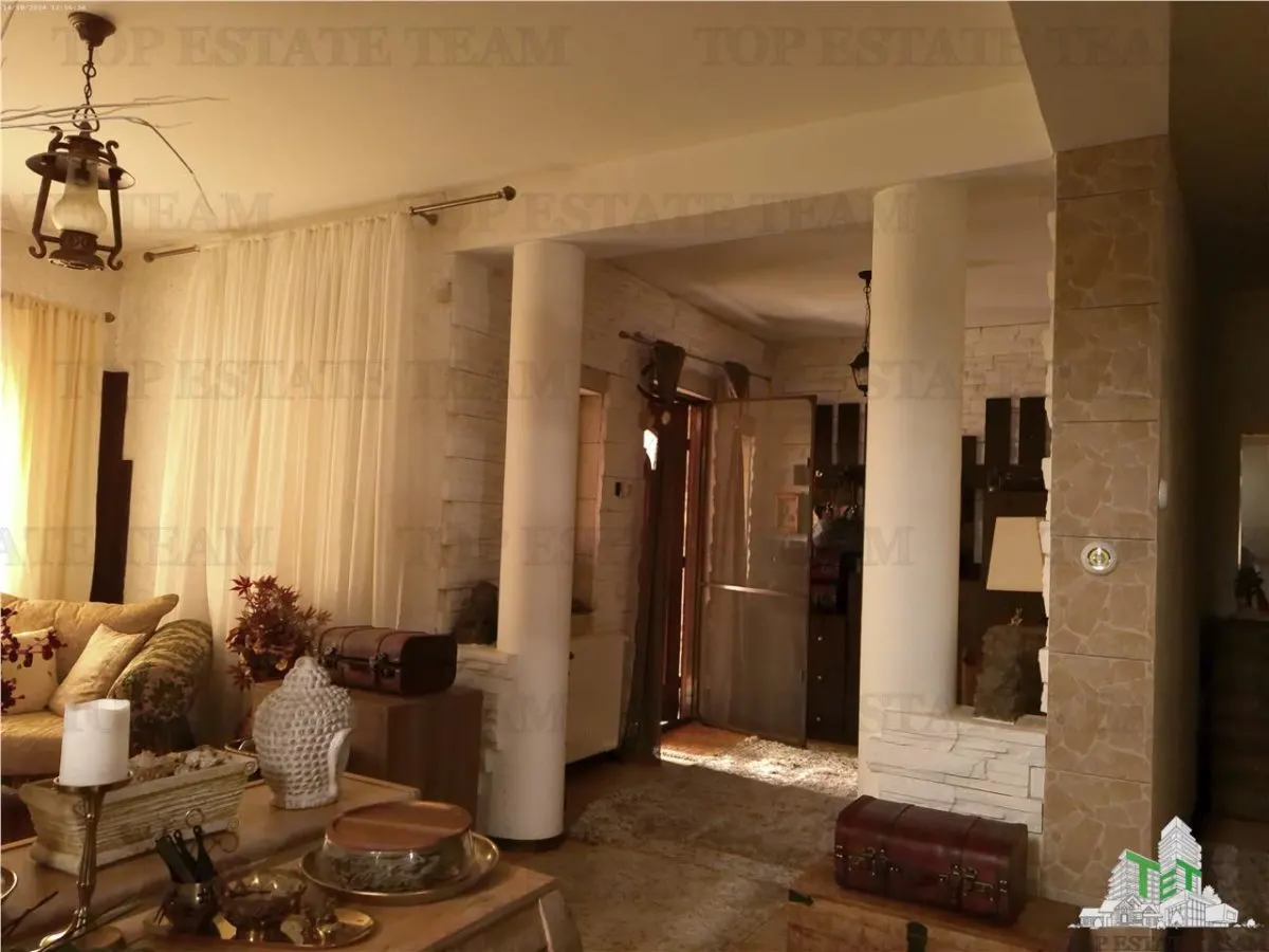 Exceptional Manor-Style Villa with Modern and Classical Interiors, Stunning Courtyard - foto 8