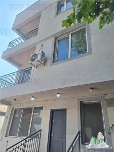 Contemporary Villa with Terrace and Garden near Lacul Tei Boulevard - Bucuresti