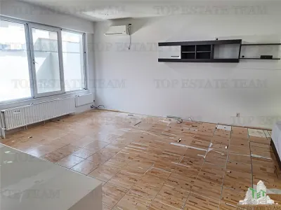 Villa Contemporánea con Terraza y Jardín cerca de Bulevar Lacul Tei - foto 2