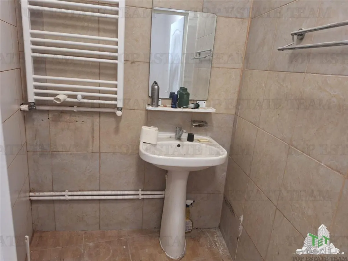 Villa Contemporánea con Terraza y Jardín cerca de Bulevar Lacul Tei - foto 13