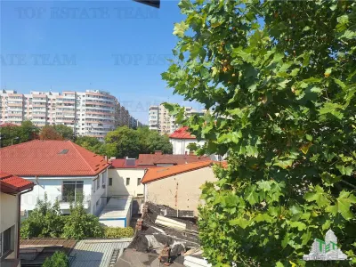 Villa Contemporánea con Terraza y Jardín cerca de Bulevar Lacul Tei - foto 7