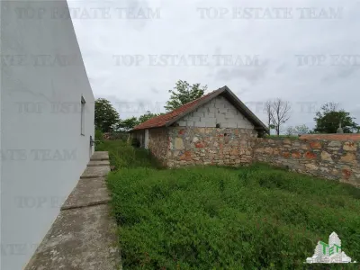 Exceptional Villa with Generous Land in Casicea, Constanța - foto 9