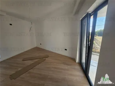 Villa Diseño Moderno, 4 Dormitorios, Giulesti - foto 4