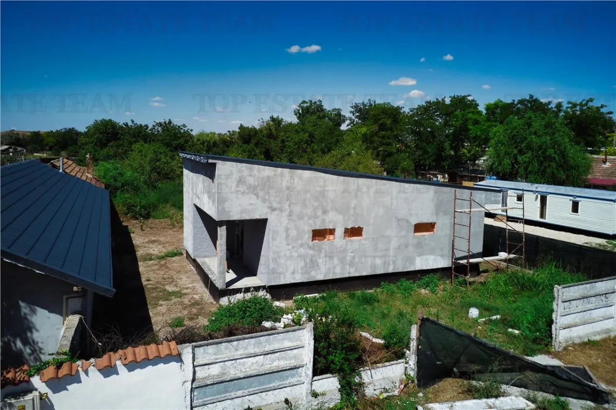 Unfinished House Mihail Kogalniceanu Constanta with 1056 sqm Land - foto 2