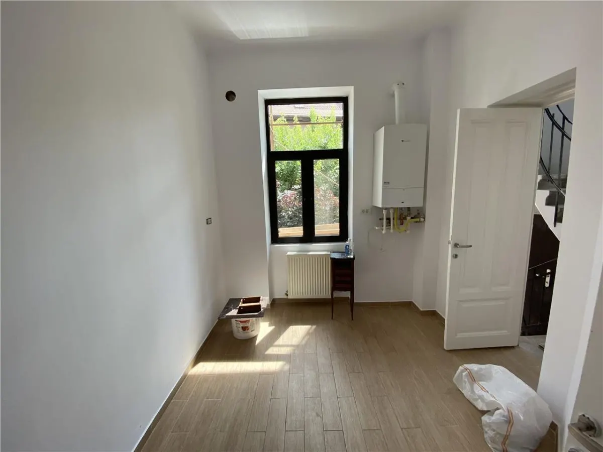 Villa for Rent in Capital's Prestigious Area, Residential/Office - foto 9
