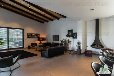 Casa Moderna de 5 Dormitorios en Corbeanca con Instalación de Piscina - foto 12