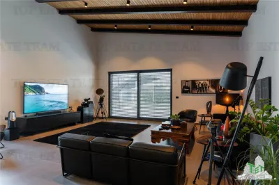 Casa Moderna de 5 Dormitorios en Corbeanca con Instalación de Piscina - foto 13
