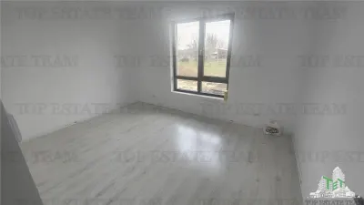 3-Bedroom House with Public Transport Access and Underfloor Heating in Ciorogarla - foto 4