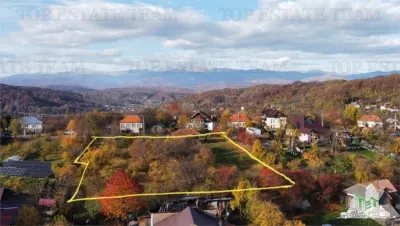 أرض سكنية في كامبولونج - 2.957 متر مربع مع بستان وملحق ومرافق - Campulung-Muscel