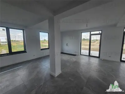 Villa Premium de 4 Dormitorios con Garaje en Ciorogarla - foto 2