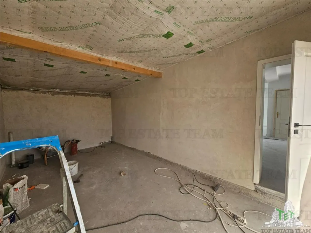 Villa Premium de 4 Dormitorios con Garaje en Ciorogarla - foto 12