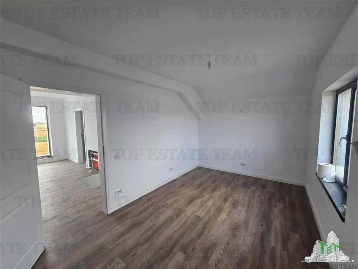 Villa Premium de 4 Dormitorios con Garaje en Ciorogarla - foto 14