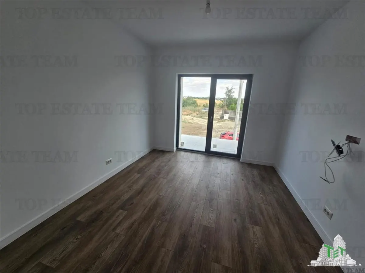 Villa Premium de 4 Dormitorios con Garaje en Ciorogarla - foto 15
