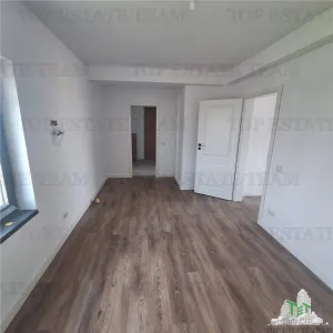 Villa Premium de 4 Dormitorios con Garaje en Ciorogarla - foto 16