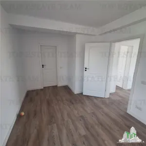 Villa Premium de 4 Dormitorios con Garaje en Ciorogarla - foto 18