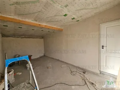 Villa Premium de 4 Dormitorios con Garaje en Ciorogarla - foto 3