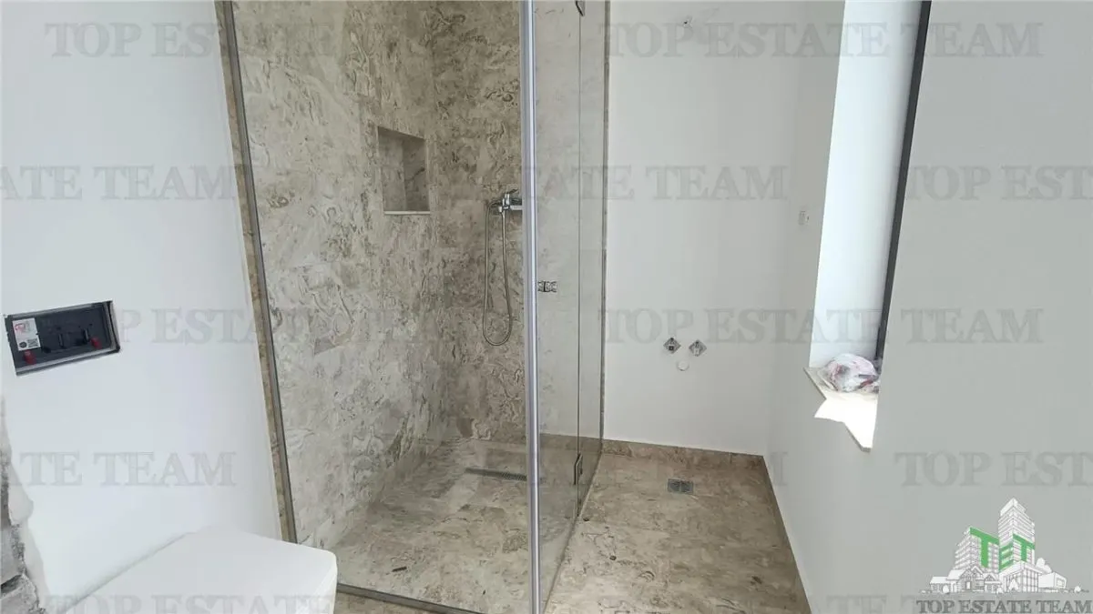 Villa Excepcional en Venta en Otopeni - foto 4