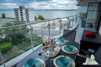 2-Bedroom Apartment, 50m from Beach, Luxury Furnished, 76.5m², Black Sea Views, Mamaia Nord - Mamaia
