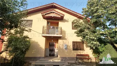 Detached Villa with 1,300 sqm Plot in Corbeanca, Petresti Area - Corbeanca