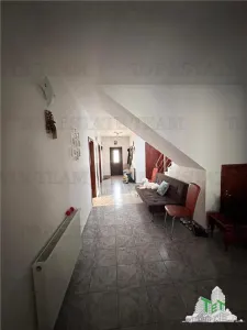 Villa Indépendante avec Terrain de 1.300 m² à Corbeanca, Secteur Petresti - foto 10
