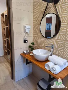 Pensión Premium en Venta en Voronet – 1.610 m², Negocio Turístico Activo - foto 6