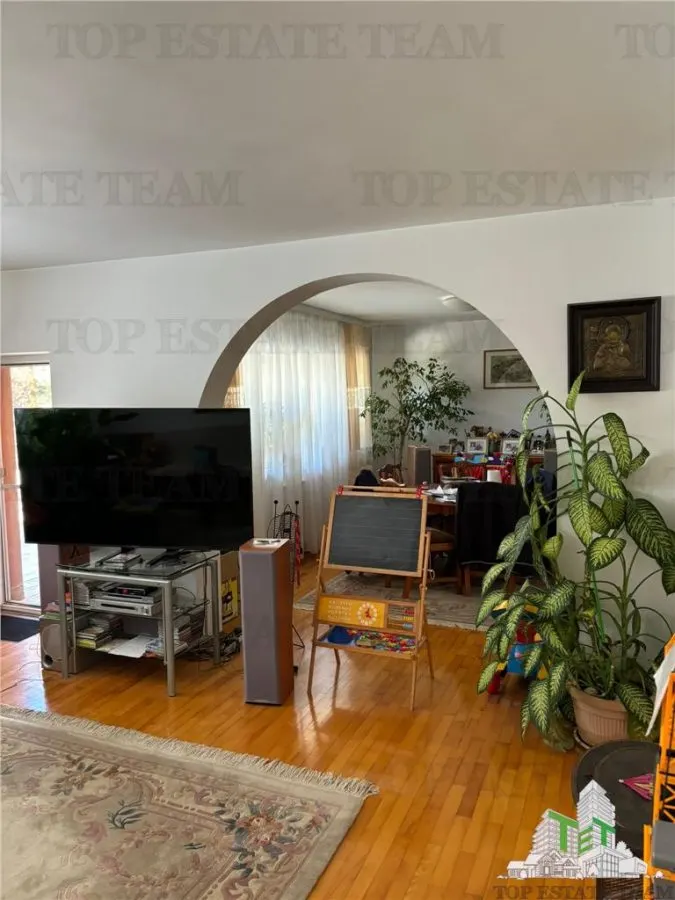 Villa Excepcional 6 Dormitorios 450 m² Útiles, 1000 m² Parcela con Piscina, Rosu-Padure - foto 11