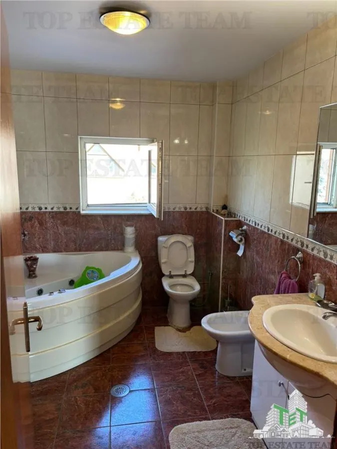 Villa Excepcional 6 Dormitorios 450 m² Útiles, 1000 m² Parcela con Piscina, Rosu-Padure - foto 17
