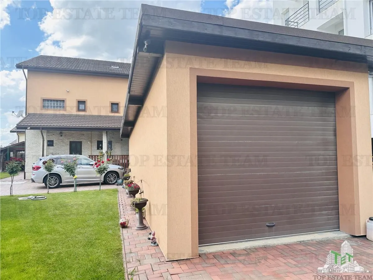 Villa Excepcional 360 sqm, Parcela 524 sqm, 6 Dormitorios, Planta + 1 + Buhardilla, ROSU - foto 2