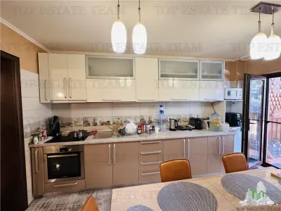 Villa Excepcional 360 sqm, Parcela 524 sqm, 6 Dormitorios, Planta + 1 + Buhardilla, ROSU - foto 13