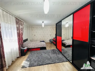 Villa Excepcional 360 sqm, Parcela 524 sqm, 6 Dormitorios, Planta + 1 + Buhardilla, ROSU - foto 14