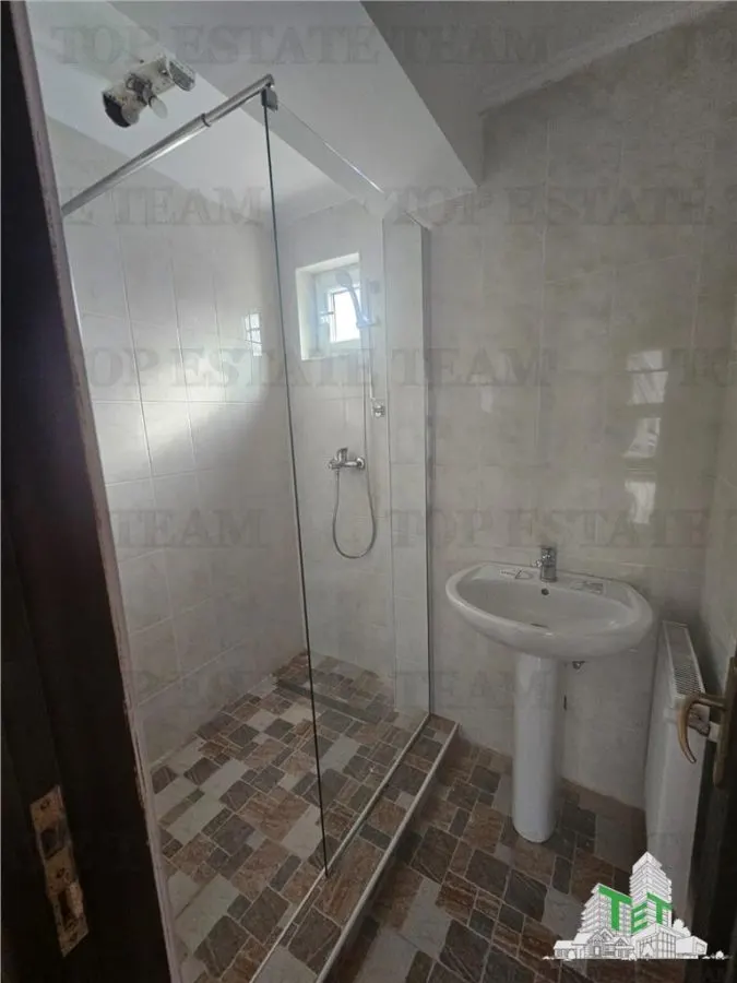 Investment Building €2,100/month in Militari - foto 6