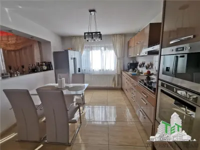 Villa de Lujo 5 Dormitorios con Jardín Excepcional, Centro Domnesti - foto 12