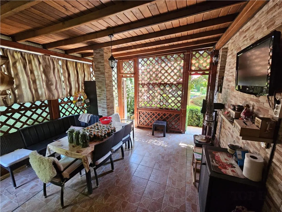Villa de Lujo 5 Dormitorios con Jardín Excepcional, Centro Domnesti - foto 5