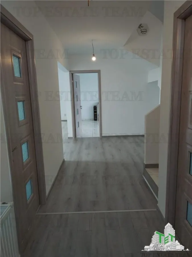 5-Bedroom Villa with 2 Terraces, 4 Parking Spaces in Cornetu, Ilfov - foto 5