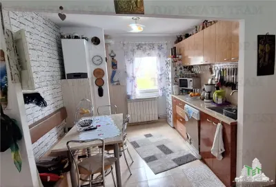 Spacious 4-Bedroom Apartment, CET Zone, Constanta - Constanta