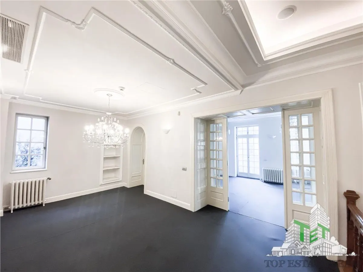 Sale: Restored Interwar Villa with Original Architecture in Armeneasca - foto 4