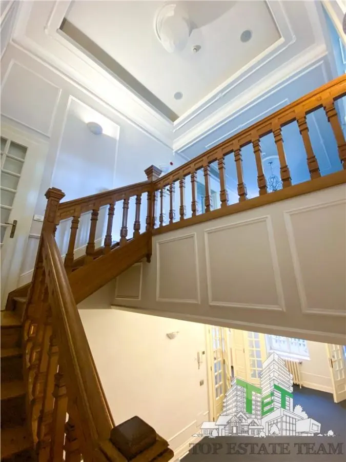Sale: Restored Interwar Villa with Original Architecture in Armeneasca - foto 5