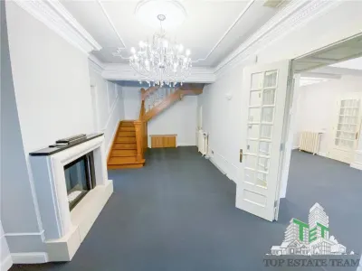 Sale: Restored Interwar Villa with Original Architecture in Armeneasca - foto 8