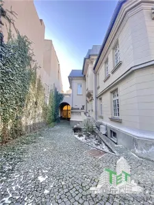 Sale: Restored Interwar Villa with Original Architecture in Armeneasca - foto 10