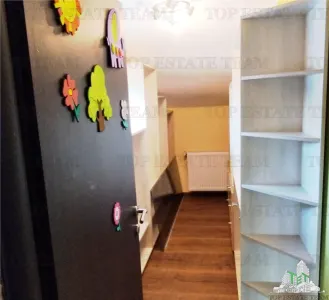 Dos Casas Independientes en Venta en Otopeni - foto 14