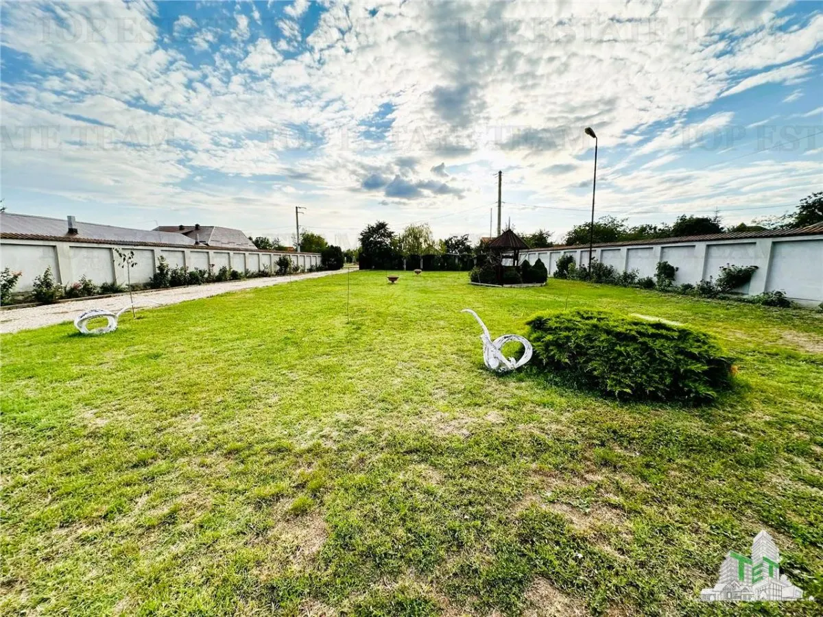 Villa with 4,690 sqm Land, Golf Niculești - foto 6